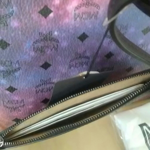 MCM Medium Tote Bag & pouch, galaxy Multicolor - Picture 6 of 7