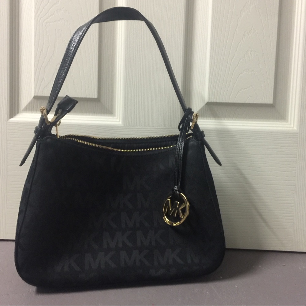 Micheal Kors black Handbag