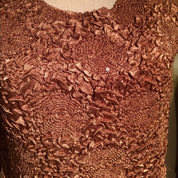 Adorable top - Picture 2 of 3