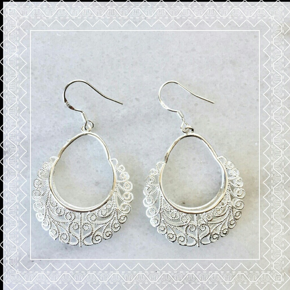 The Chic Petunia  Loop Earrings .925 plated