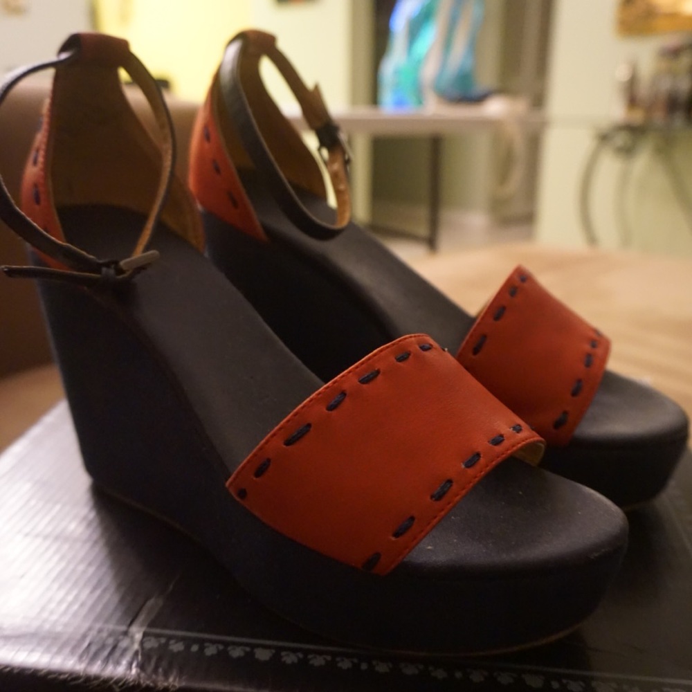 JOE Fresh strap wedges