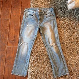 Light washed cropped American Eagle Jeans