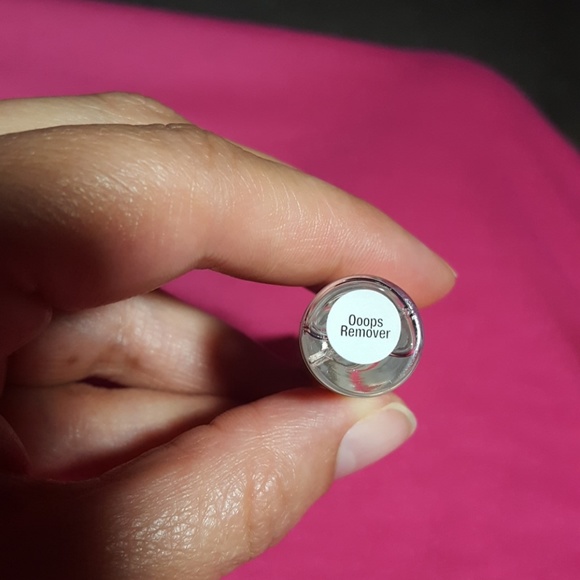 LipSence Ooops! Remover - Picture 2 of 2