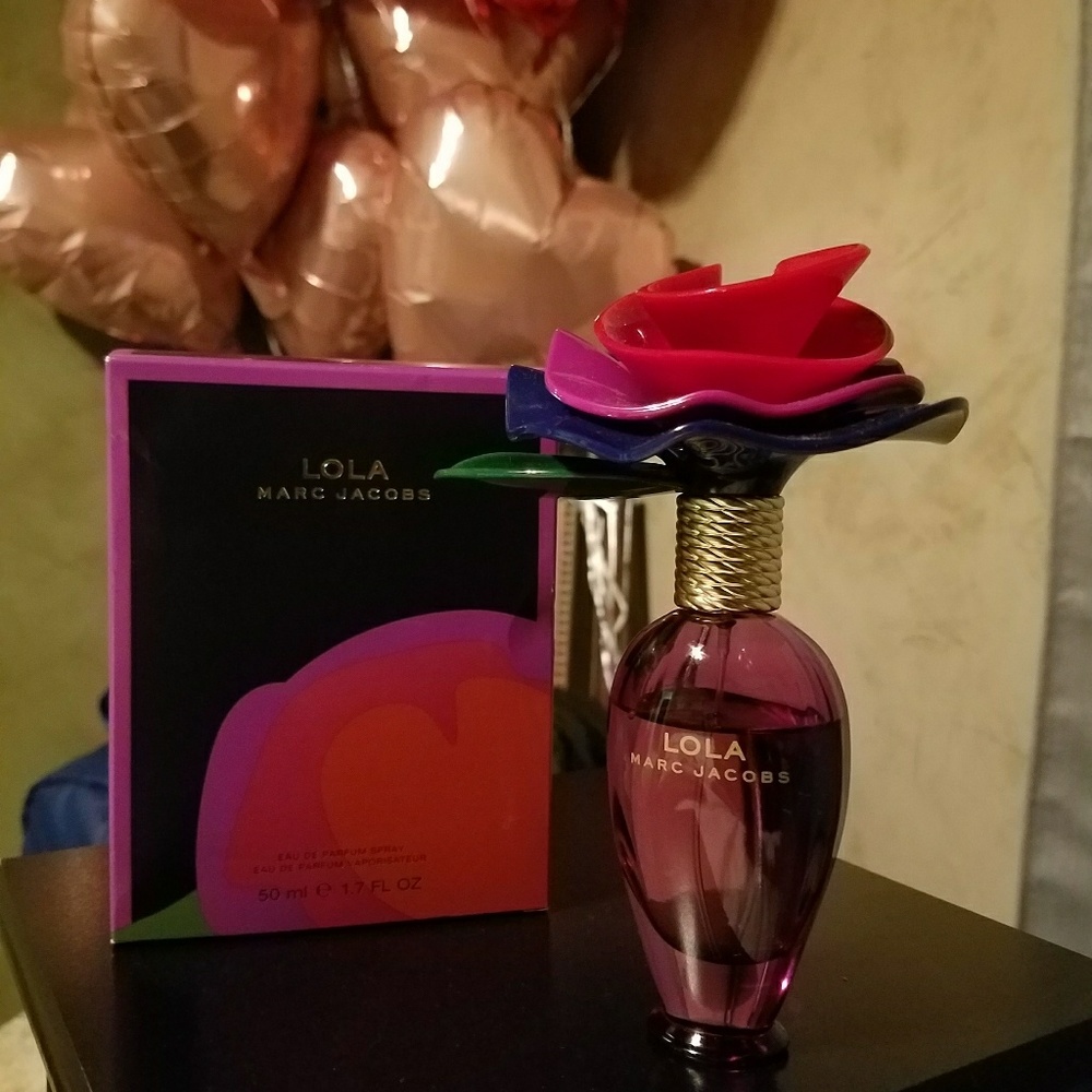 Sold 🚫Marc Jacobs LOLA perfume