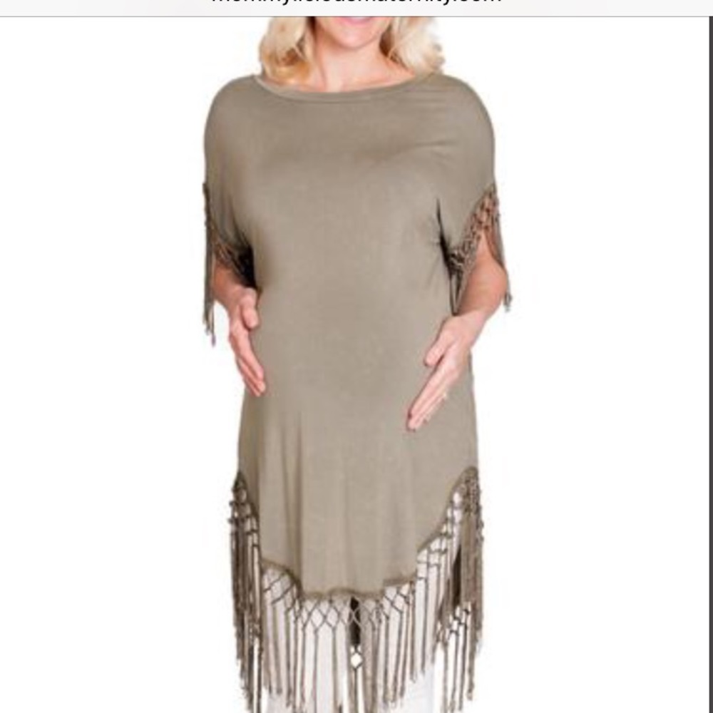 Maternity shirt never worn