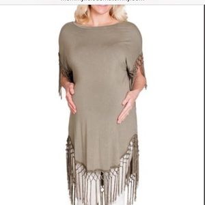 Maternity shirt never worn