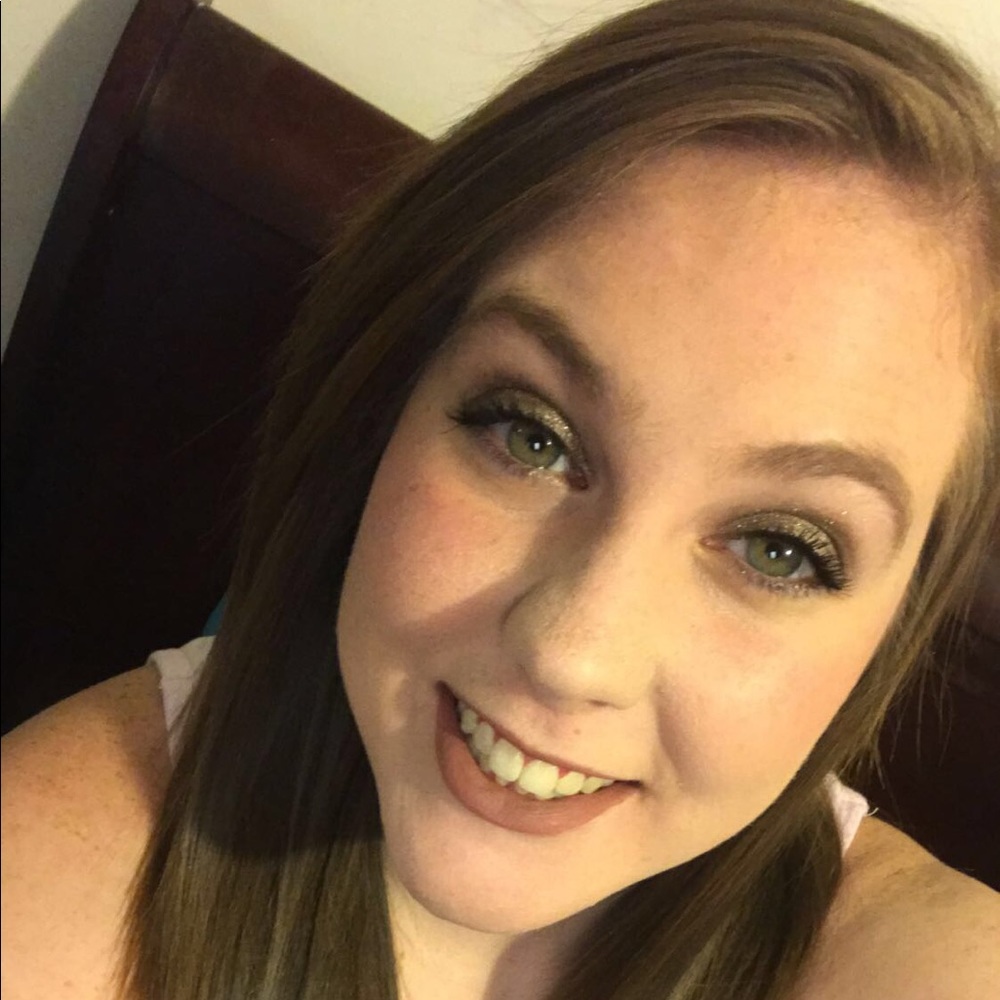 Meet your Posher, Crystal