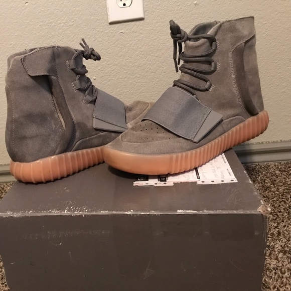 I\'m selling Yeezy 750s size 12