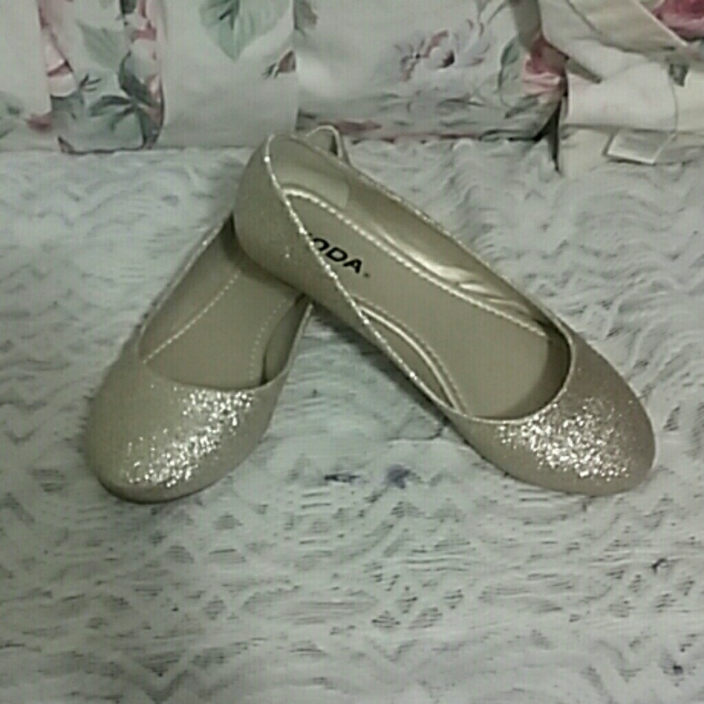 Gold shoes
