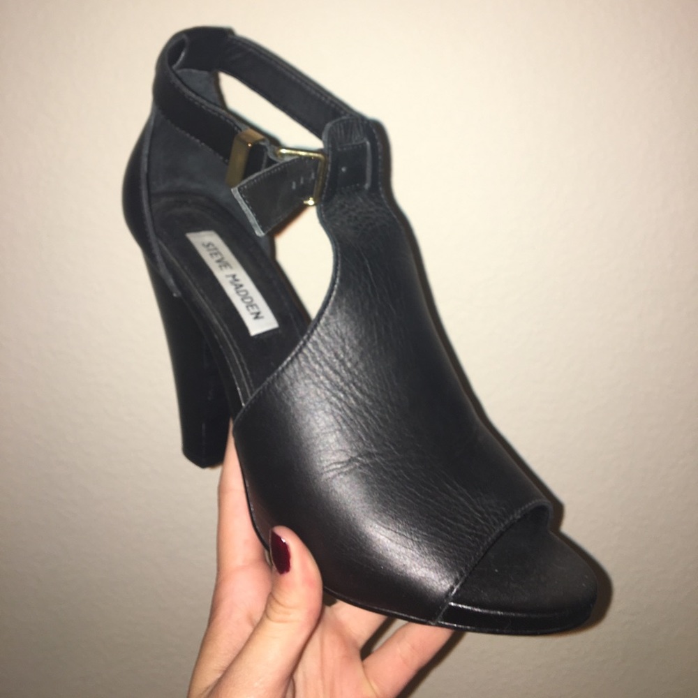 Steve Madden black high heels