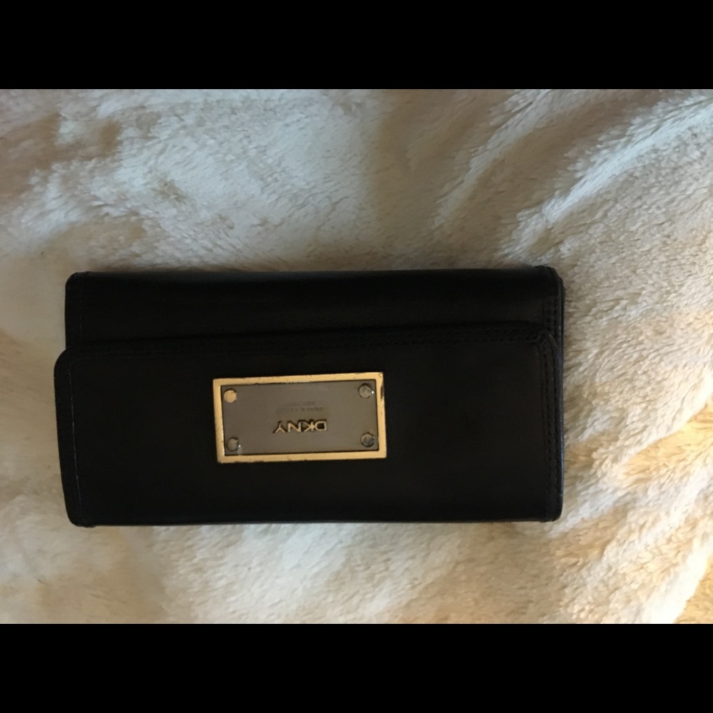 Black DKNY wallet. Like new!