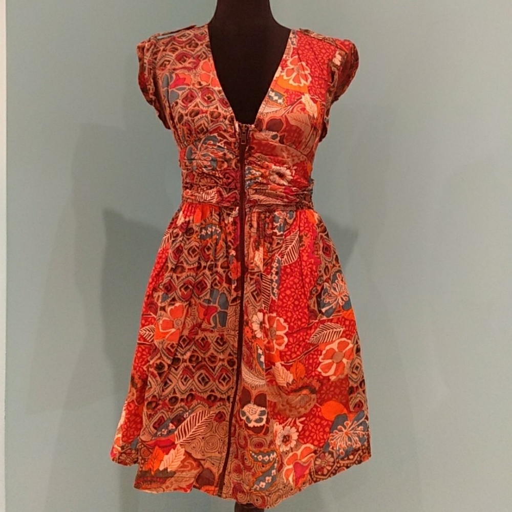 Deep v-neck sweetheart floral print dress