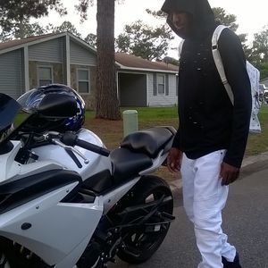 Meet your Posher, Latroy