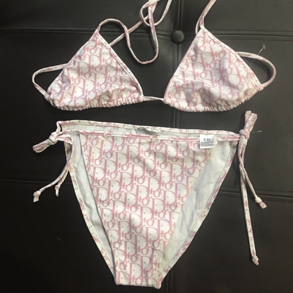 ❤️🏖🏝Last one!! NWOT Pink and White String Bikini