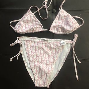 ❤️🏖🏝Last one!! NWOT Pink and White String Bikini