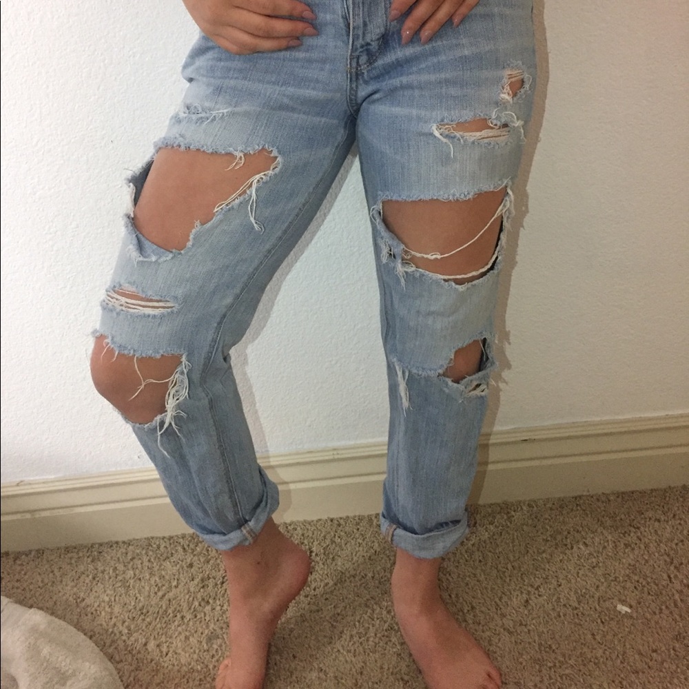 Distressed boyfriend jeans
