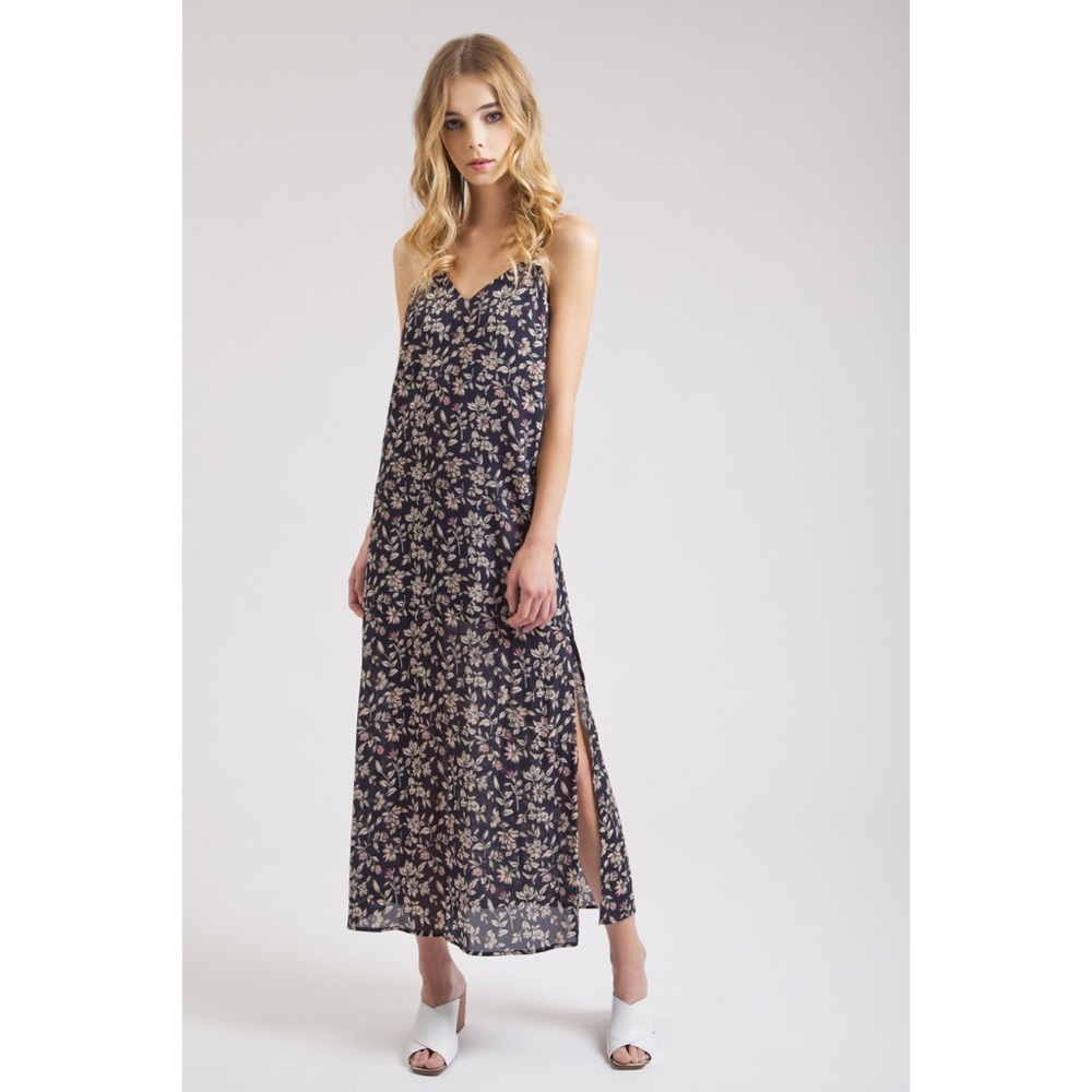 ✨NWT✨Floral Maxi Dress