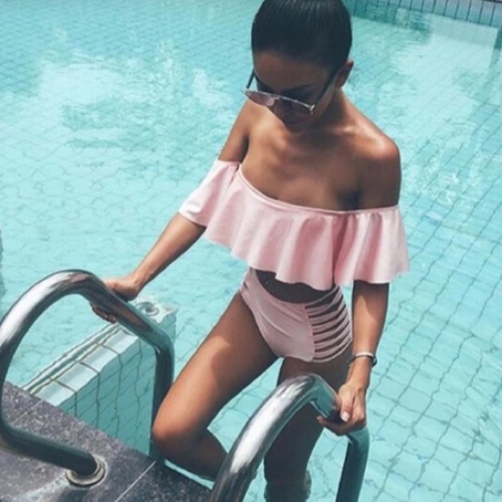 🌸Off the shoulder high waisted swimsuit🌸