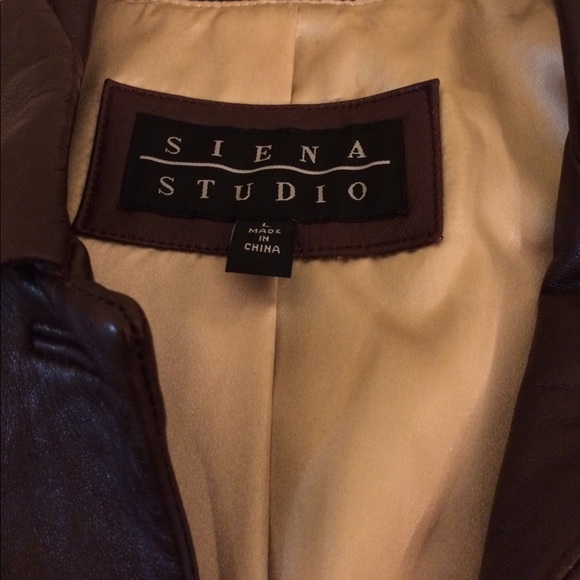 Leather jacket - Picture 3 of 4