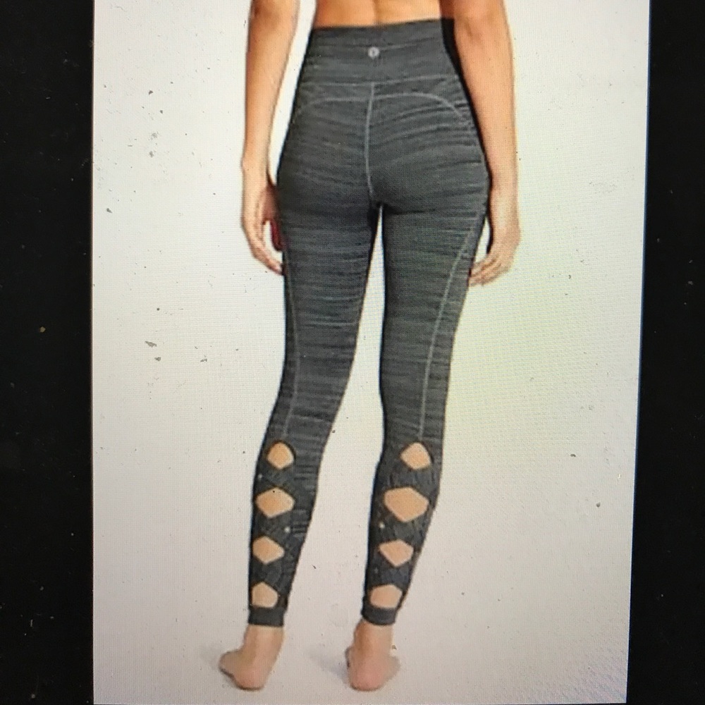 BRAND NEW w/ TAGS. Athleta Space Dye Cut Out Tight