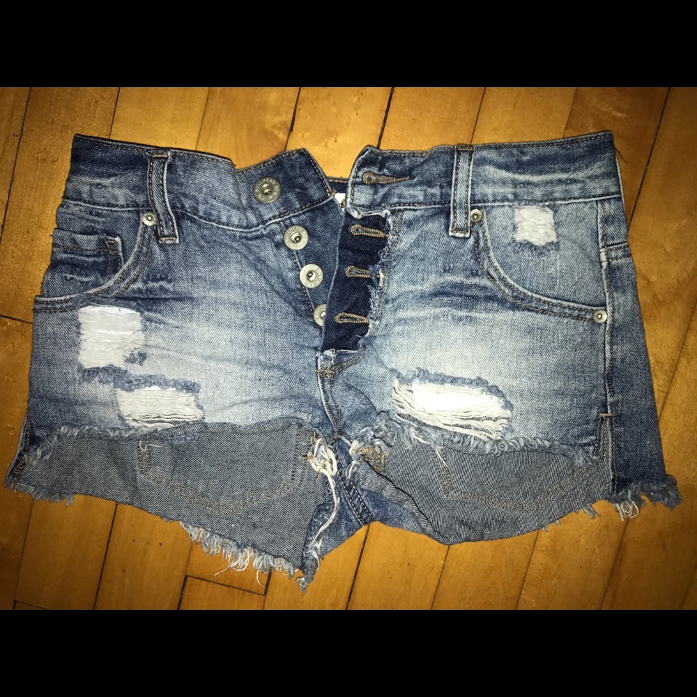 Bullhead jean shorts
