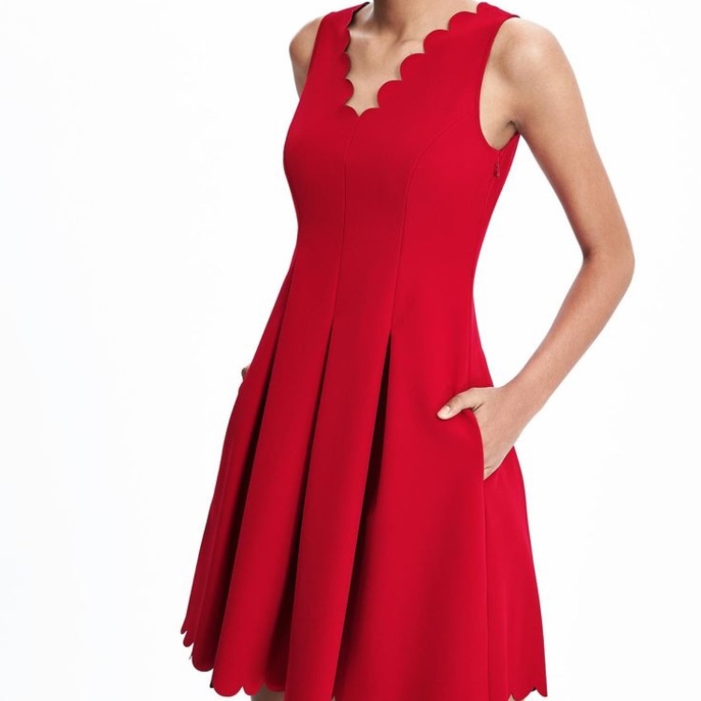 Banana Republic Scallop Dress 👗🌸🌸🌸🌸