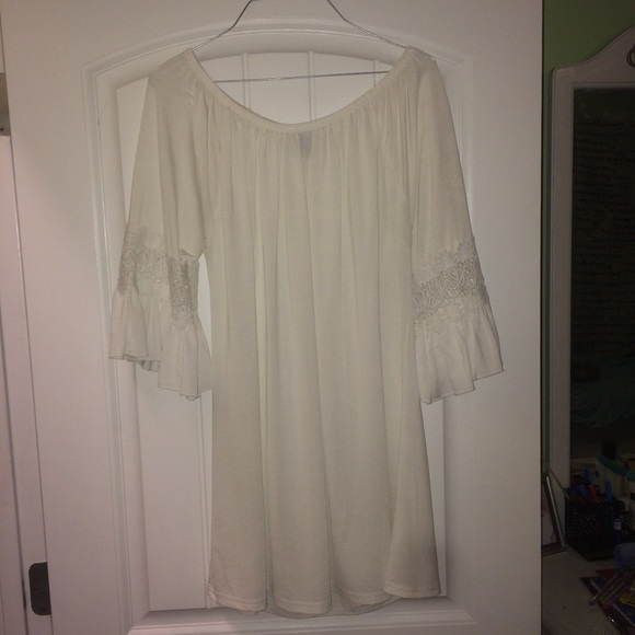 WinWin Tops - White Boutique long shirt