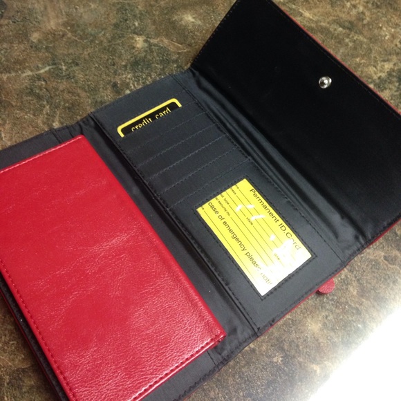 Kate Spade wallet - Picture 4 of 7