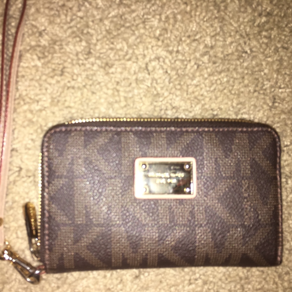 Michael Kors Tech Wallet/Wristlet