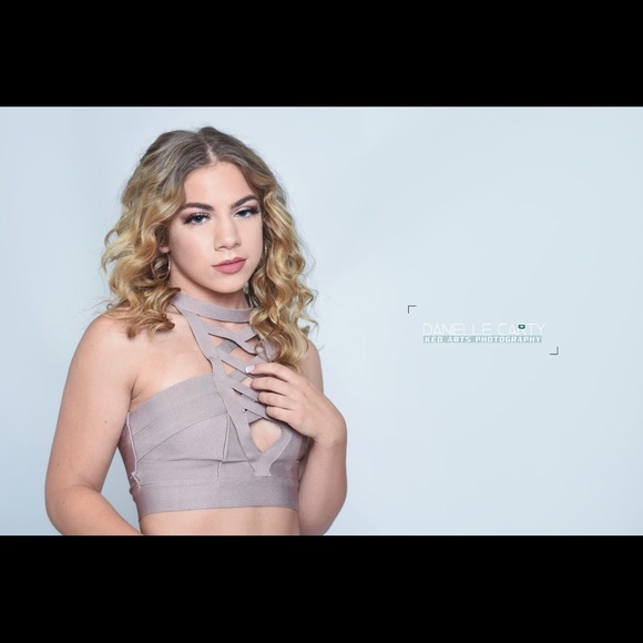 Matching two piece set - Picture 3 of 3