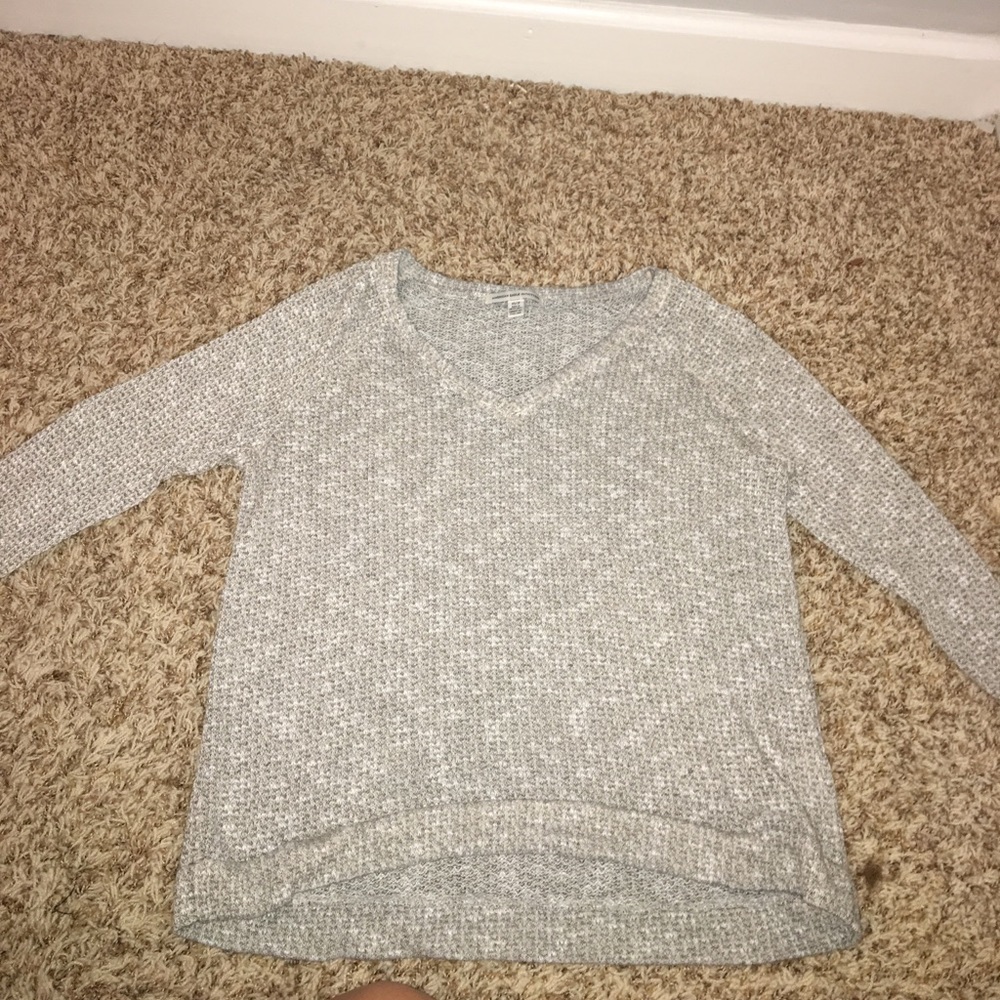 Long sleeve light weight v neck sweater