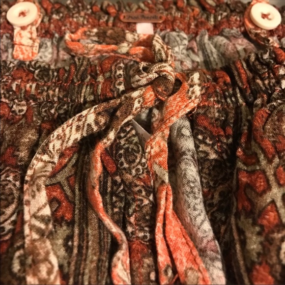 SOLD ON ANOTHER SITE - FREE PEOPLE COLD SHOULDER - Picture 4 of 4