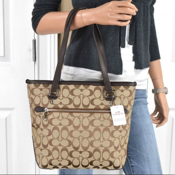 NWT COACH ZIP TOP TOTE SIGNATURE SHOULDER bag - Picture 2 of 2