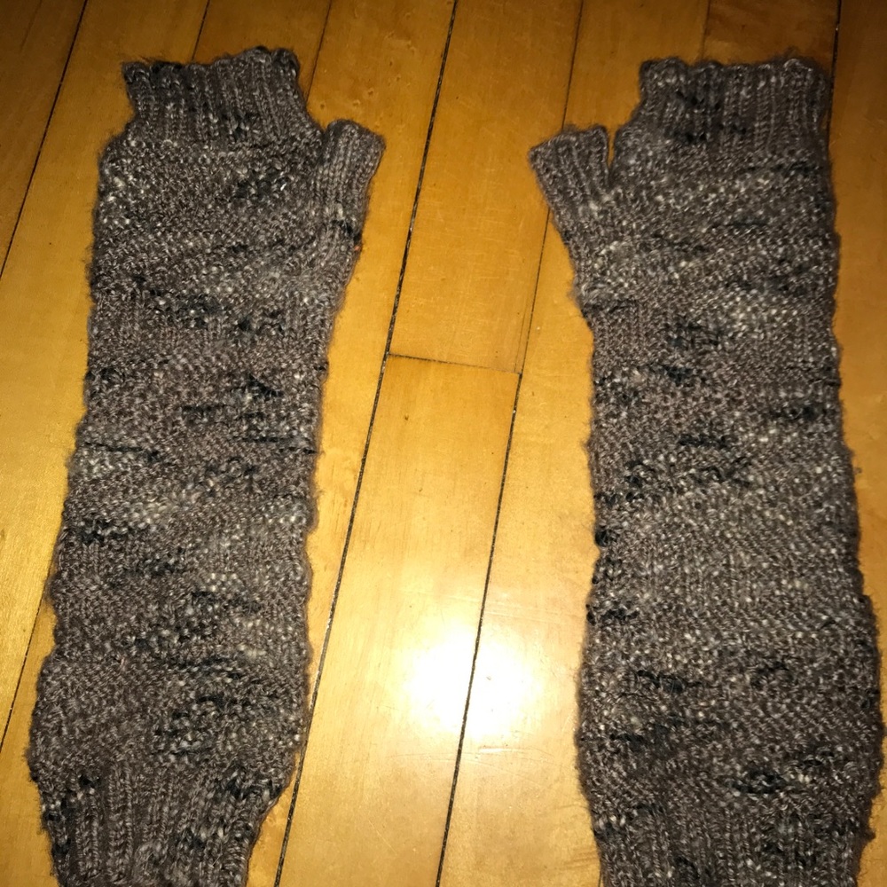 Fingerless gloves