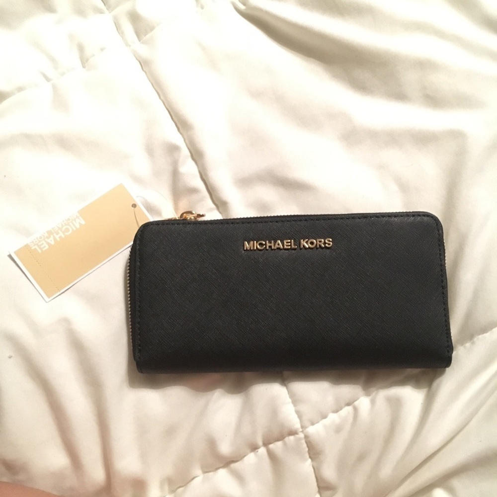 Michael kors wallet brand new with tag