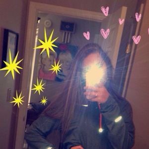 Meet your Posher, Olivia