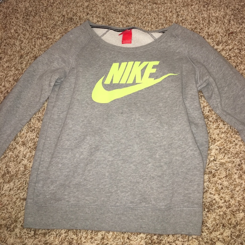 Nike Crew neck sweatshirt// worn once