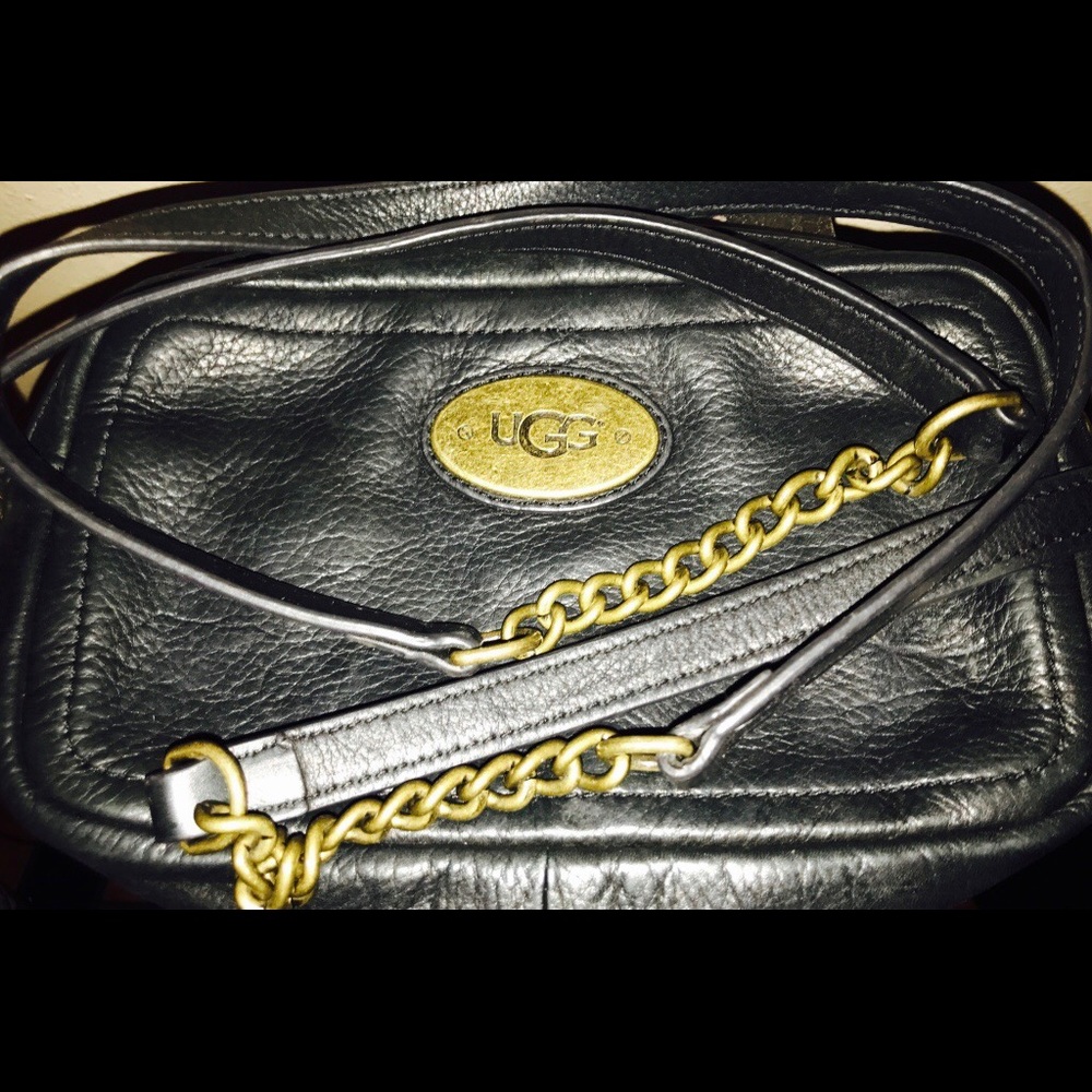 UGG BLACK HANDBAG