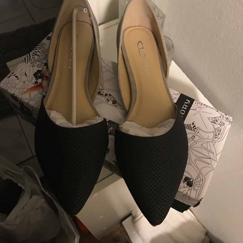 Hearty Snake Pointed Toe Flat