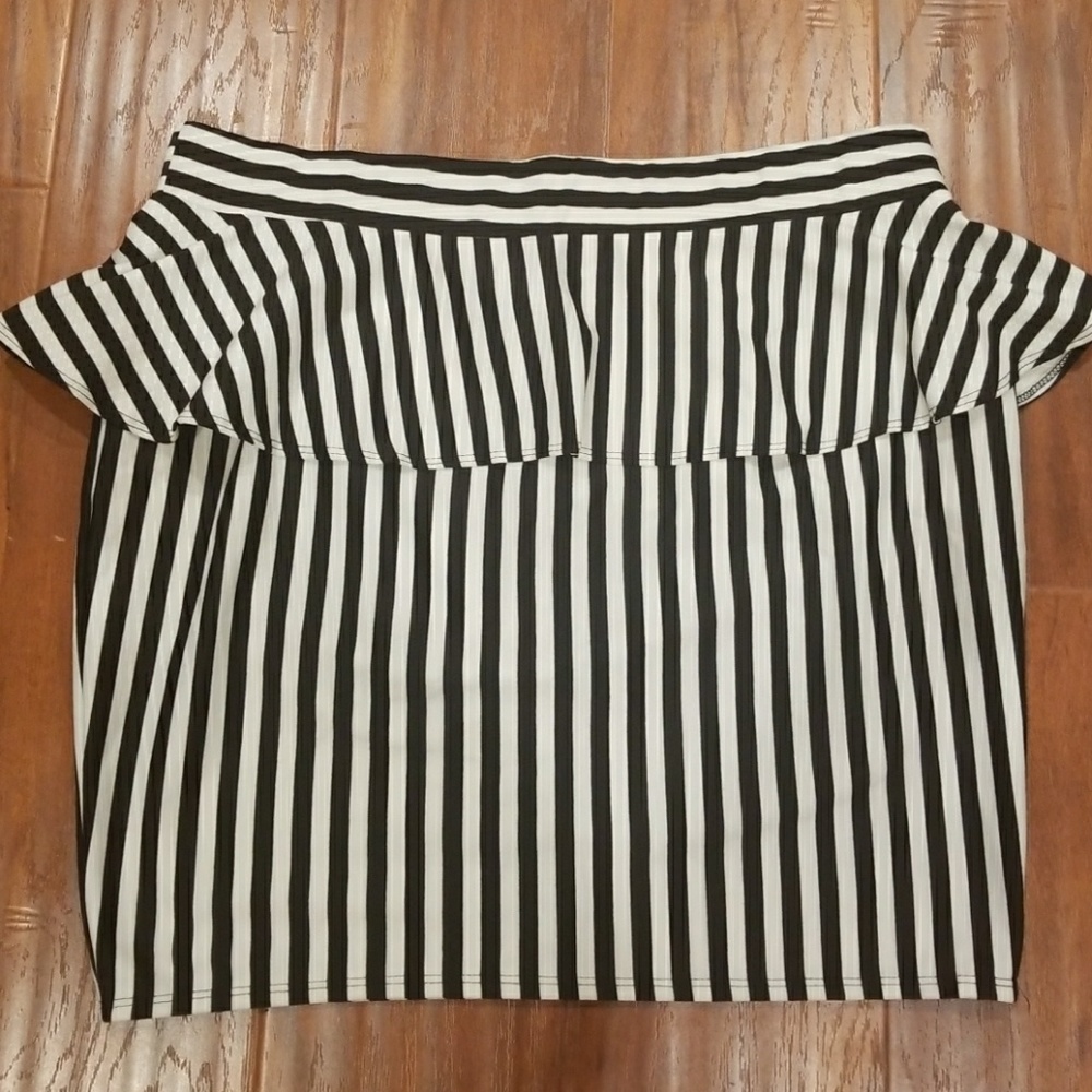 Sexy black and white striped peplum skirt 2x/ xxl