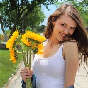 Meet your Posher, Caitlyn