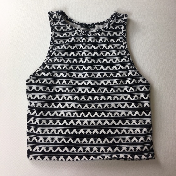 Forever 21 Tops - Forever 21 crop Tribal print tank Forever 21 Tops - Forever 21 crop Tribal print tank