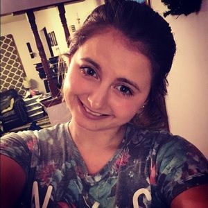 Meet your Posher, Jasmine