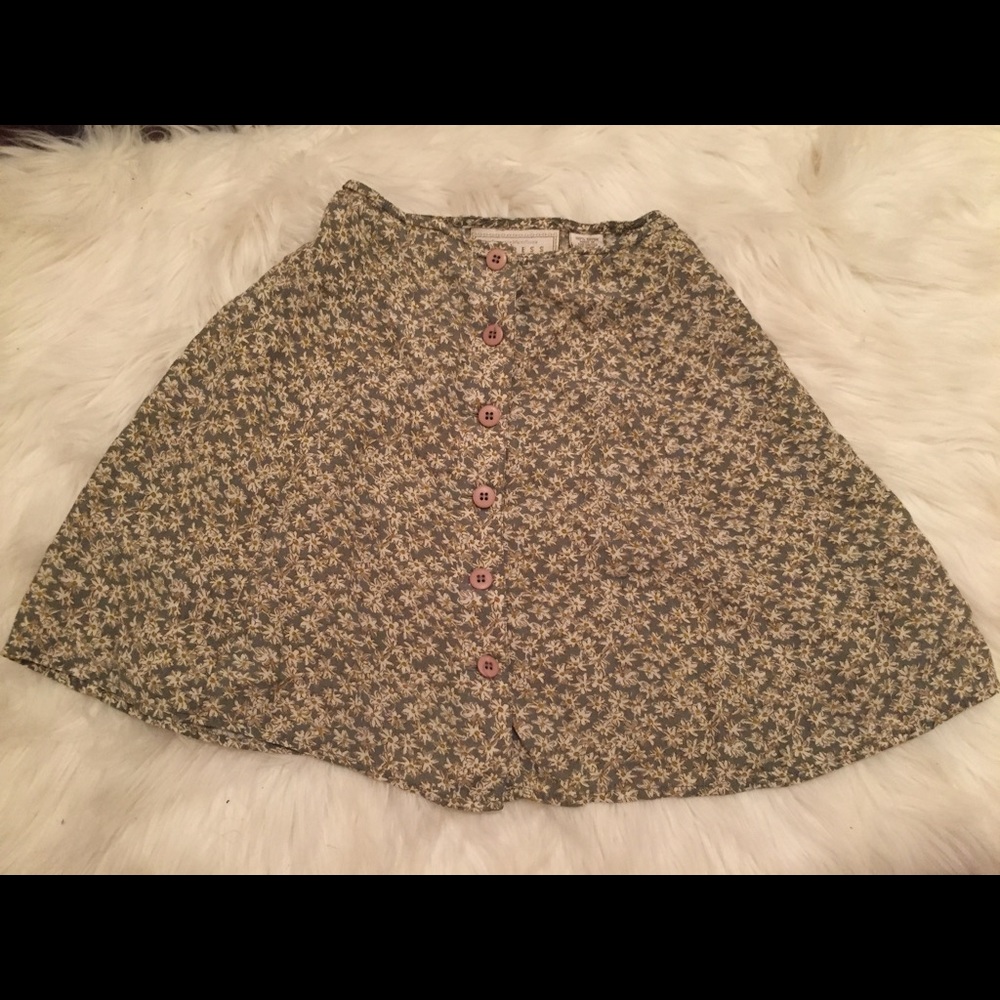 EXPRESS button up daisy skater skirt