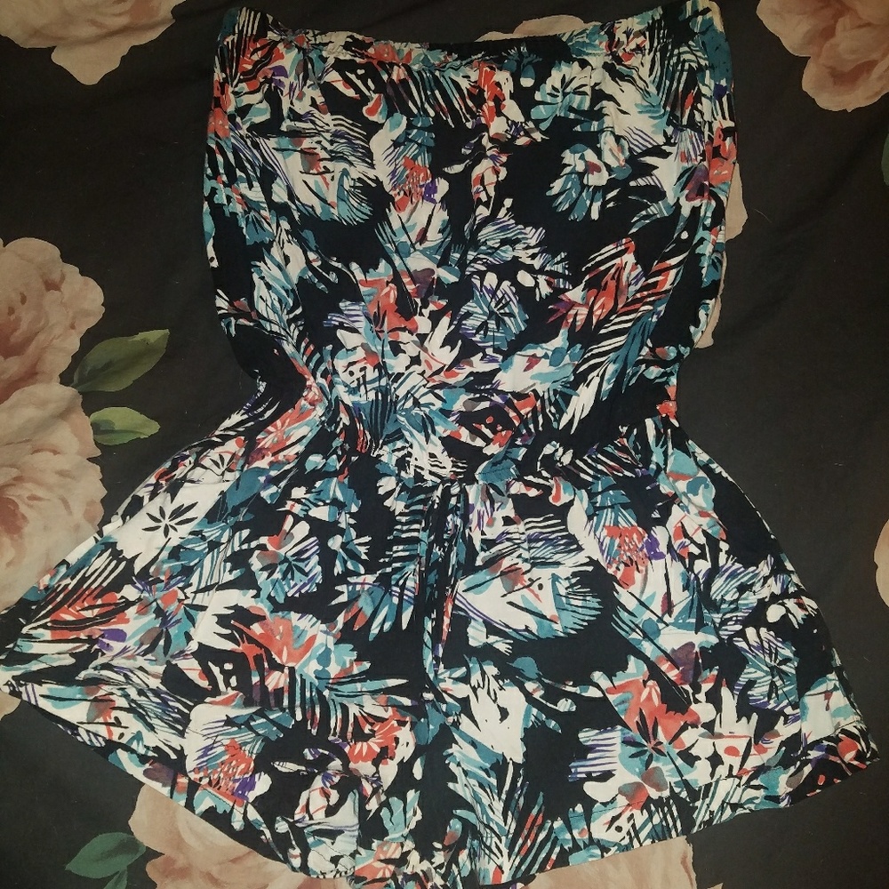 Tropical strapless romper