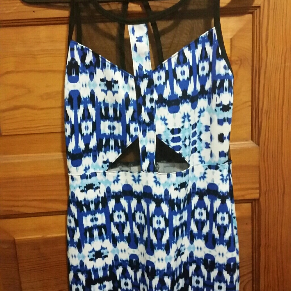 Only  wore once sexy party dress  shows off your c