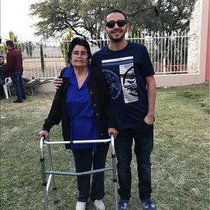 Meet your Posher, Carlos