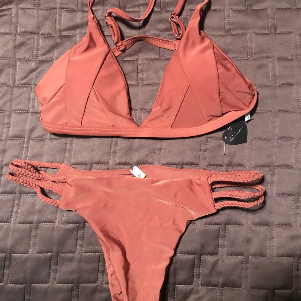 Purchased from other Posher but does not fit