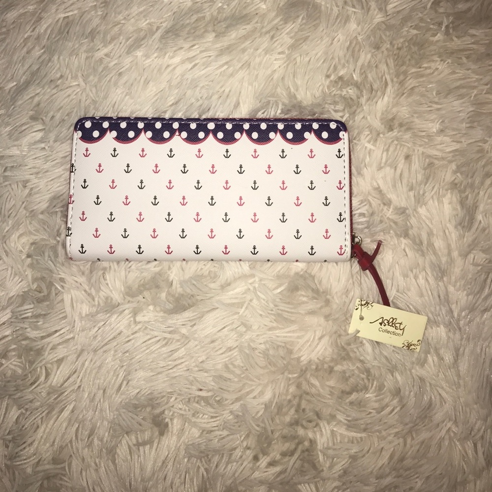 NWT Ashley Wallet ⚓️