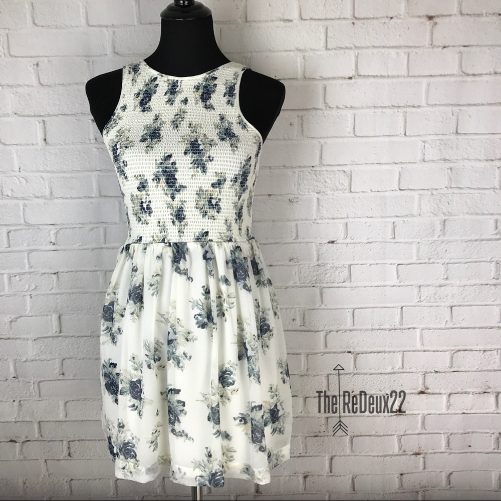 Kimchi Blue White Floral Sleevless Dress